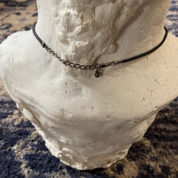 Butterfly Necklace Antique with crystals and stones on a black leather cord - Picture 11 of 12